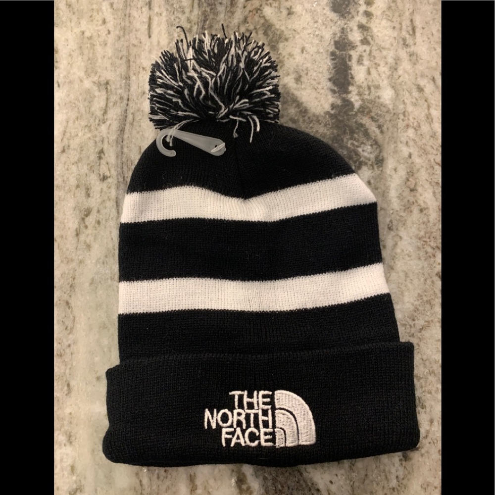 New! The North Face Pom Pom winter hat